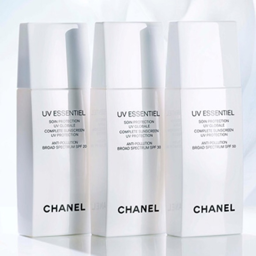 Chanel UV essentiel SPF20