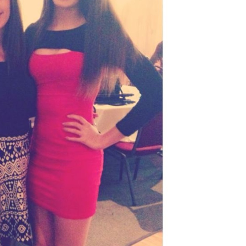 GUESS body con dress