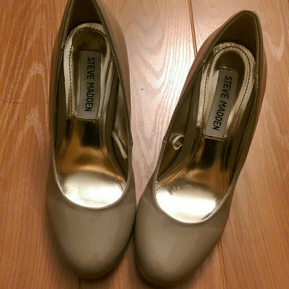 STEVE MADDEN Nude Patent Leather Brown/Beige Class