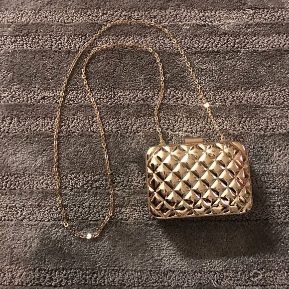 🌺GOLD CLUTCH - Picture 3 of 3