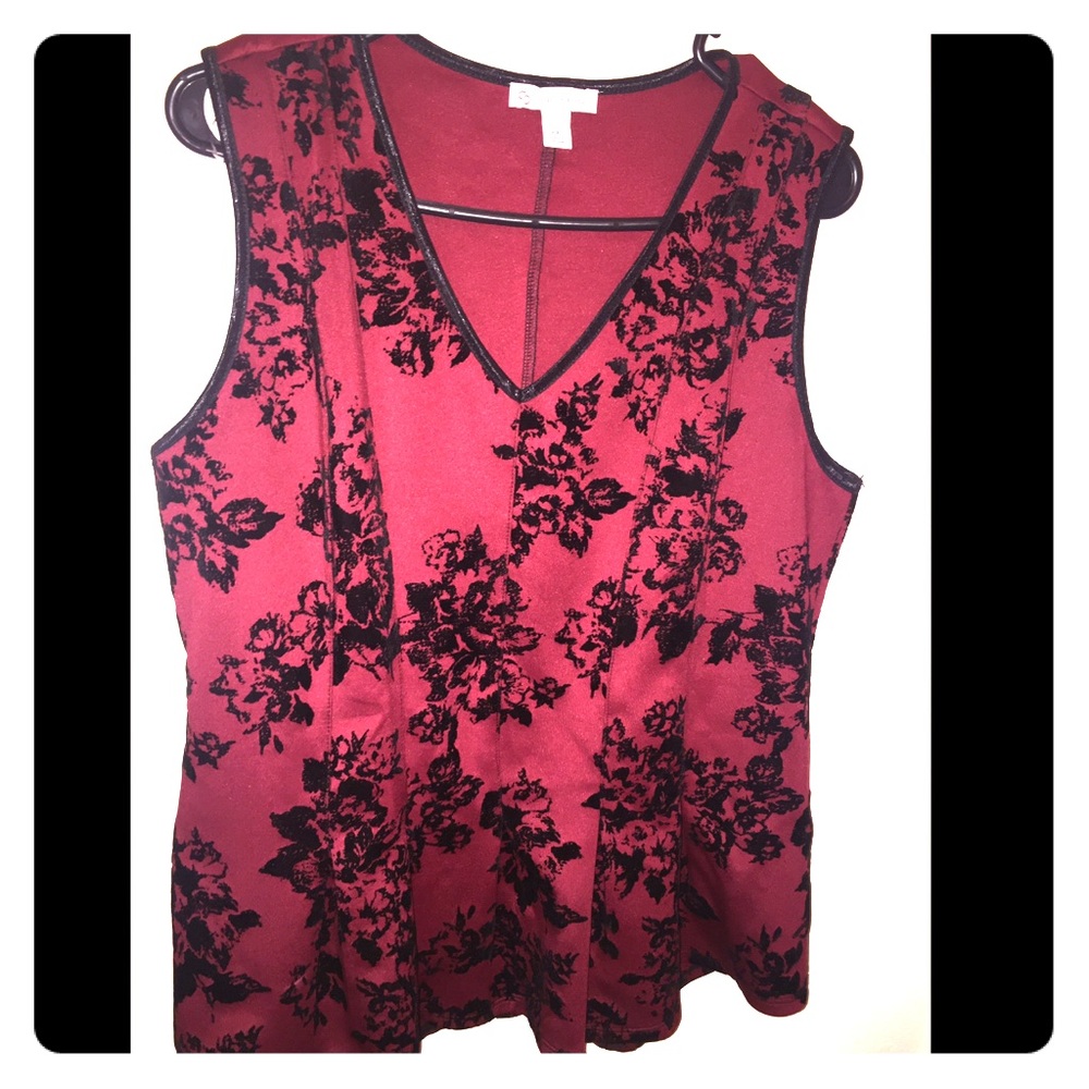 Sleeveless V-neck Blouse