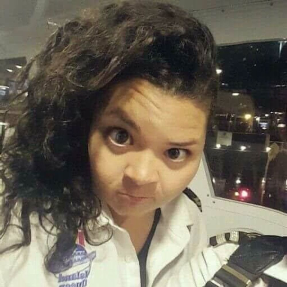 Meet your Posher, Denise