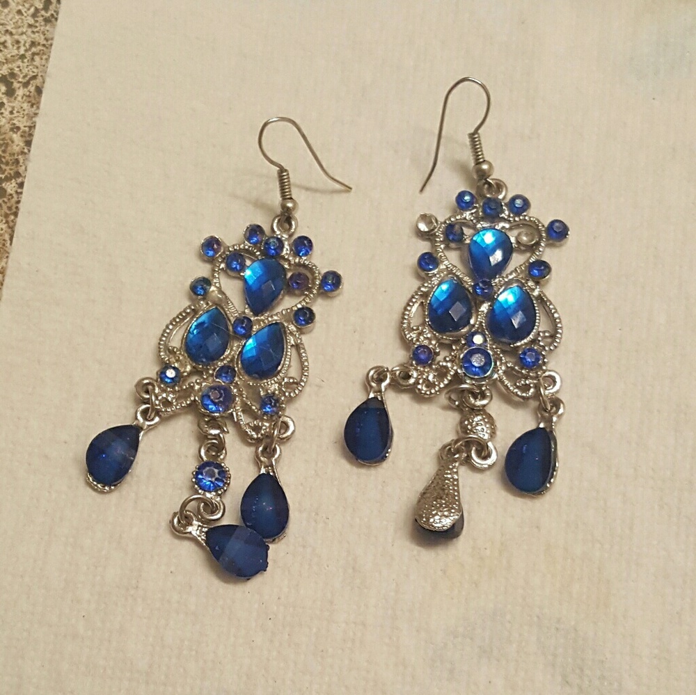 Brand New Gorgeous royal blue earrings