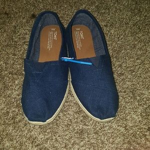 Toms