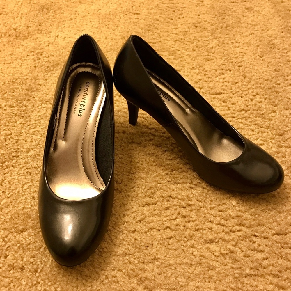 {SALE 🌸} Classic Black Heels