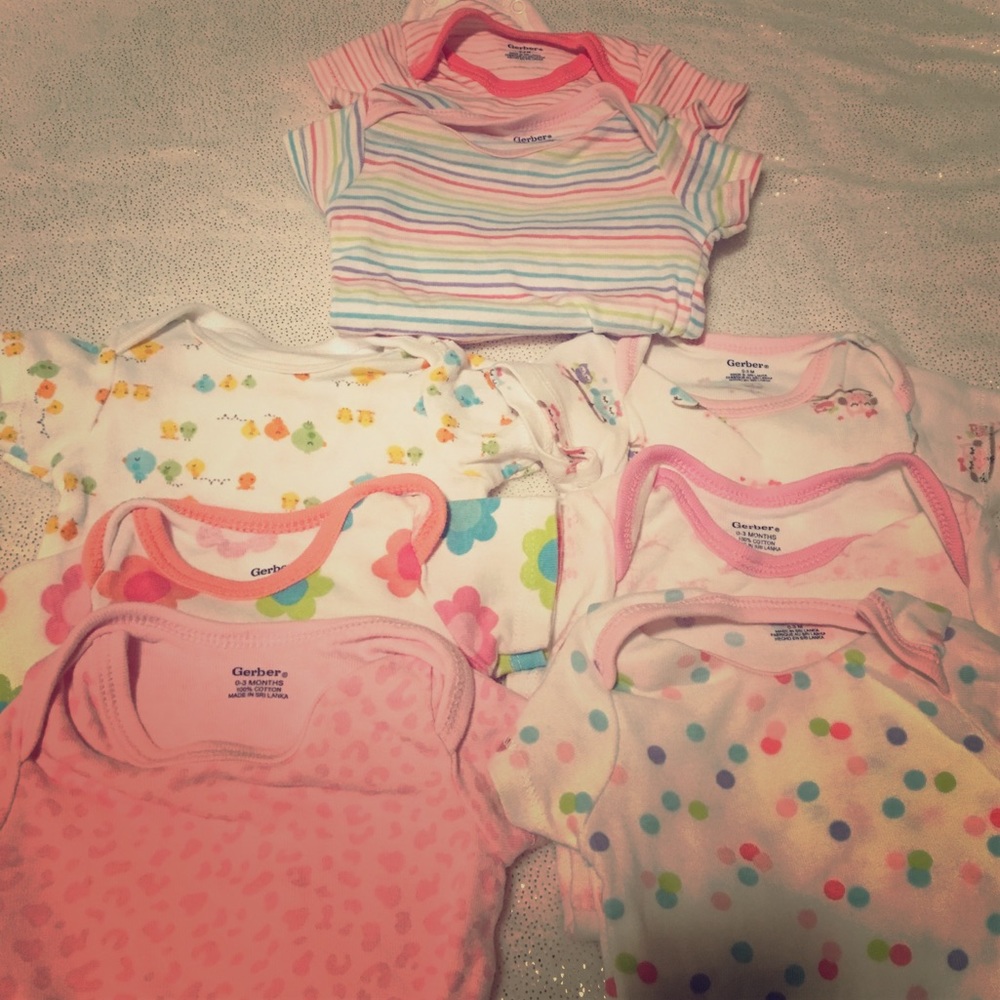 Gerber baby girl onsies lot of 8
