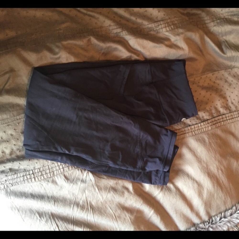 Lululemon high waisted navy 7/8 pants