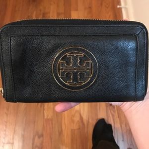 Tory burch wallet