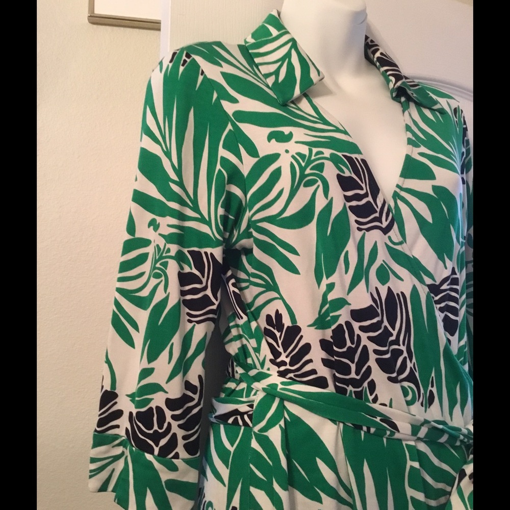 EUC DVF dress