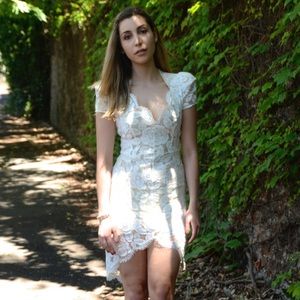 White lace dress from Windsor
