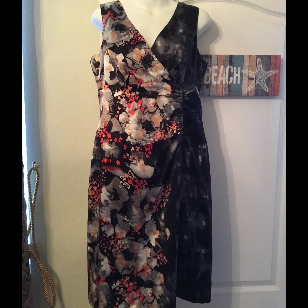 Donna Ricco lovely EUC dress