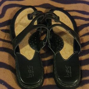 *FINAL MARKDOWN* Black b.o.c sandals size 9