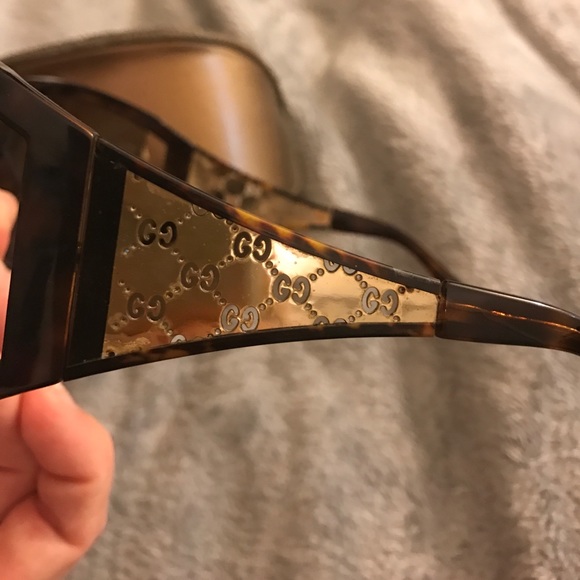 Gucci sunglasses -Authentic - Picture 2 of 7