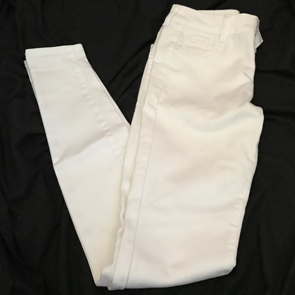 🚫SOLD🚫 All white jegging/jeans
