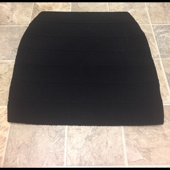 NWT H&M Bandage Skirt - Picture 3 of 3