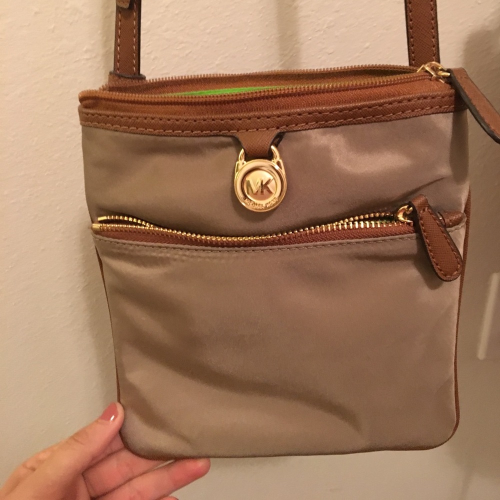MICHAEL KORS CROSS BODY- NEW