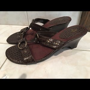 Women's shoes size 9