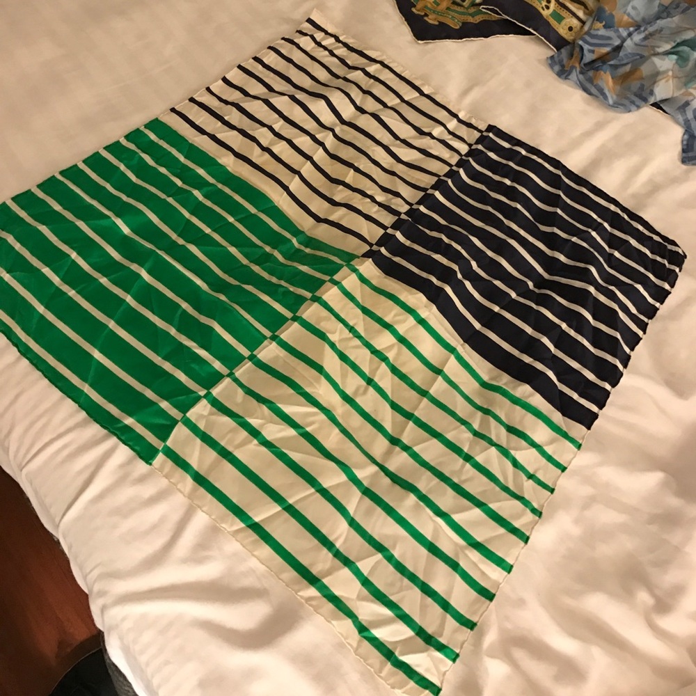 Echo scarf