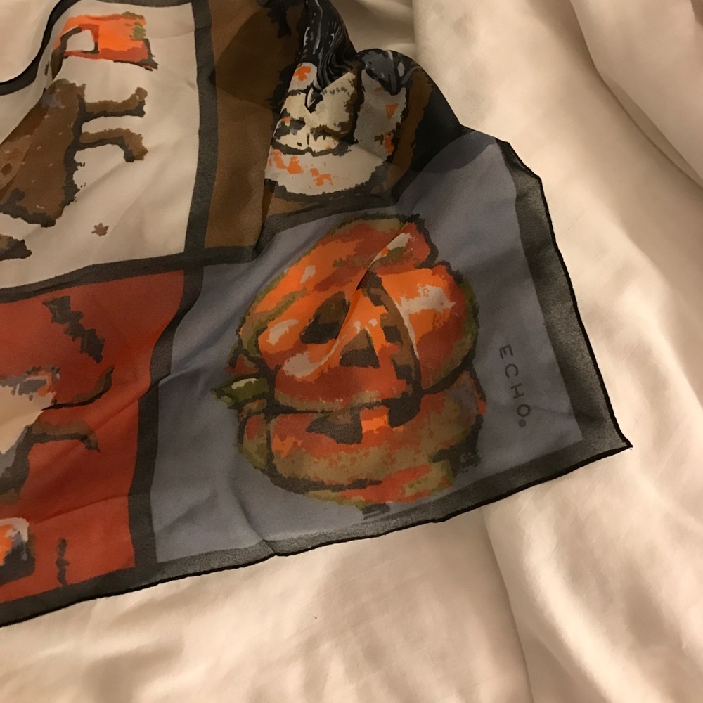 Echo scarf Halloween style