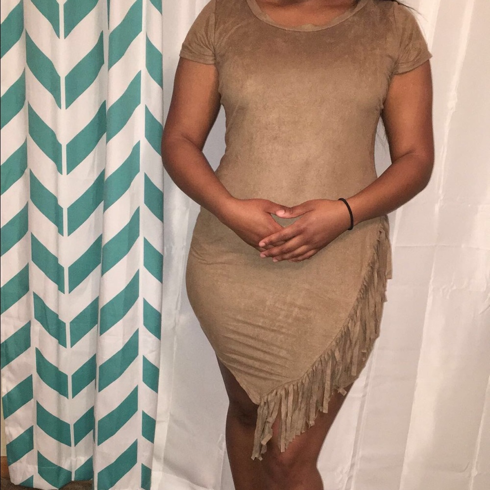 Dress - Picture 2 of 4