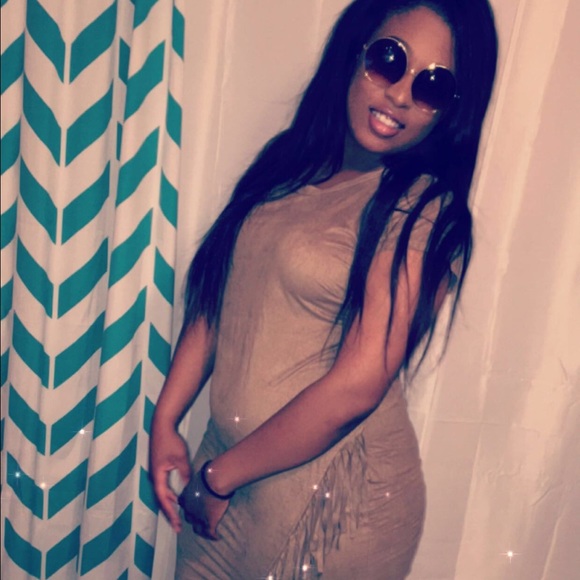 Dress - Picture 1 of 4