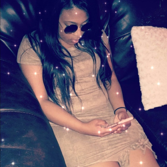 Dress - Picture 4 of 4