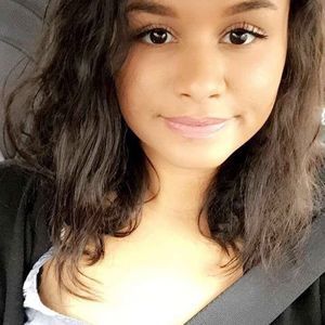 Meet your Posher, Chanel