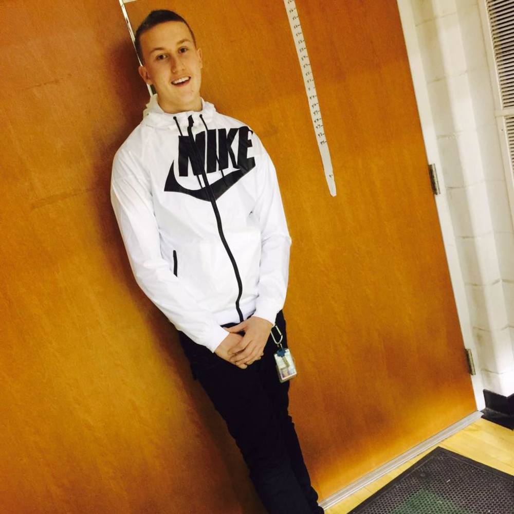 Meet your Posher, Lewis