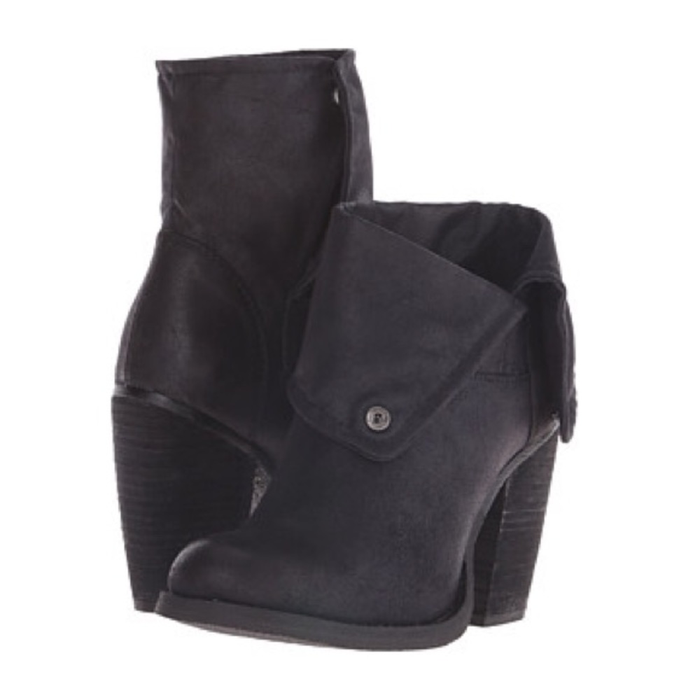*NEW* Black fold-over booties by Sbicca