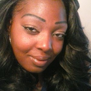 Meet your Posher, Kiona