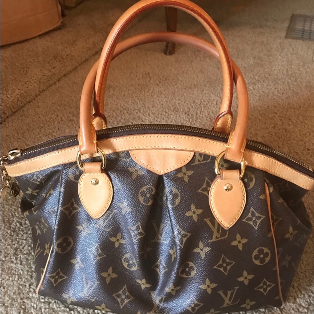 100% authentic Louis Vuitton