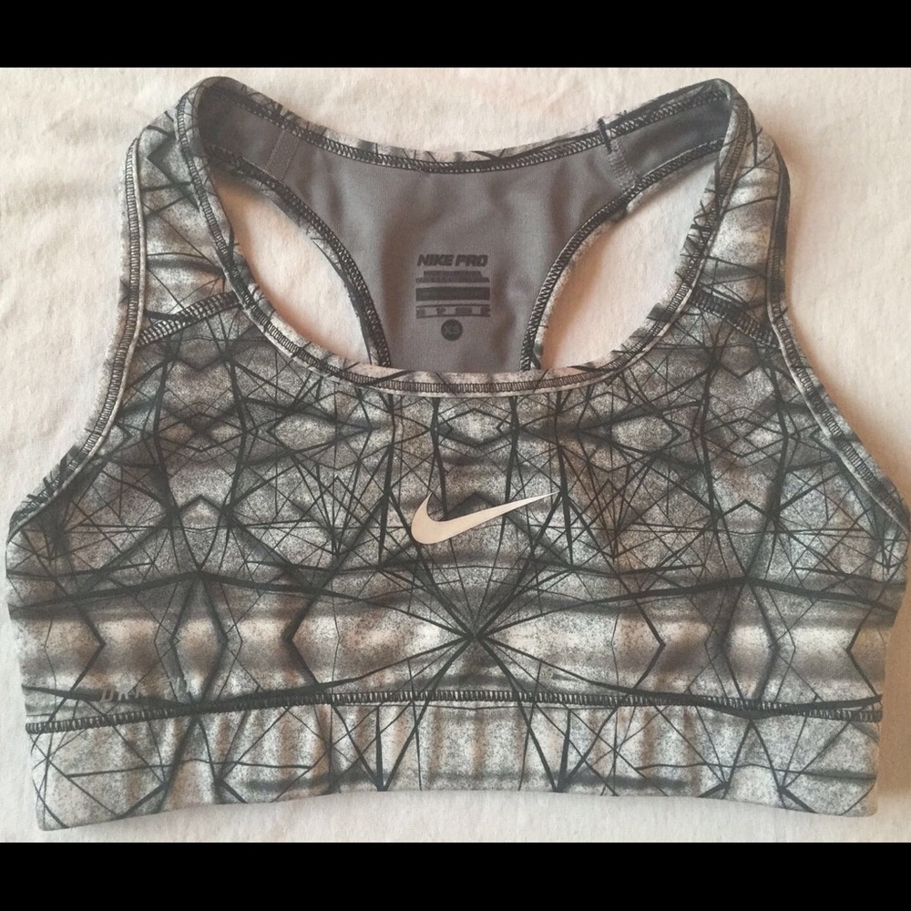 Nike sports bras in many different colors