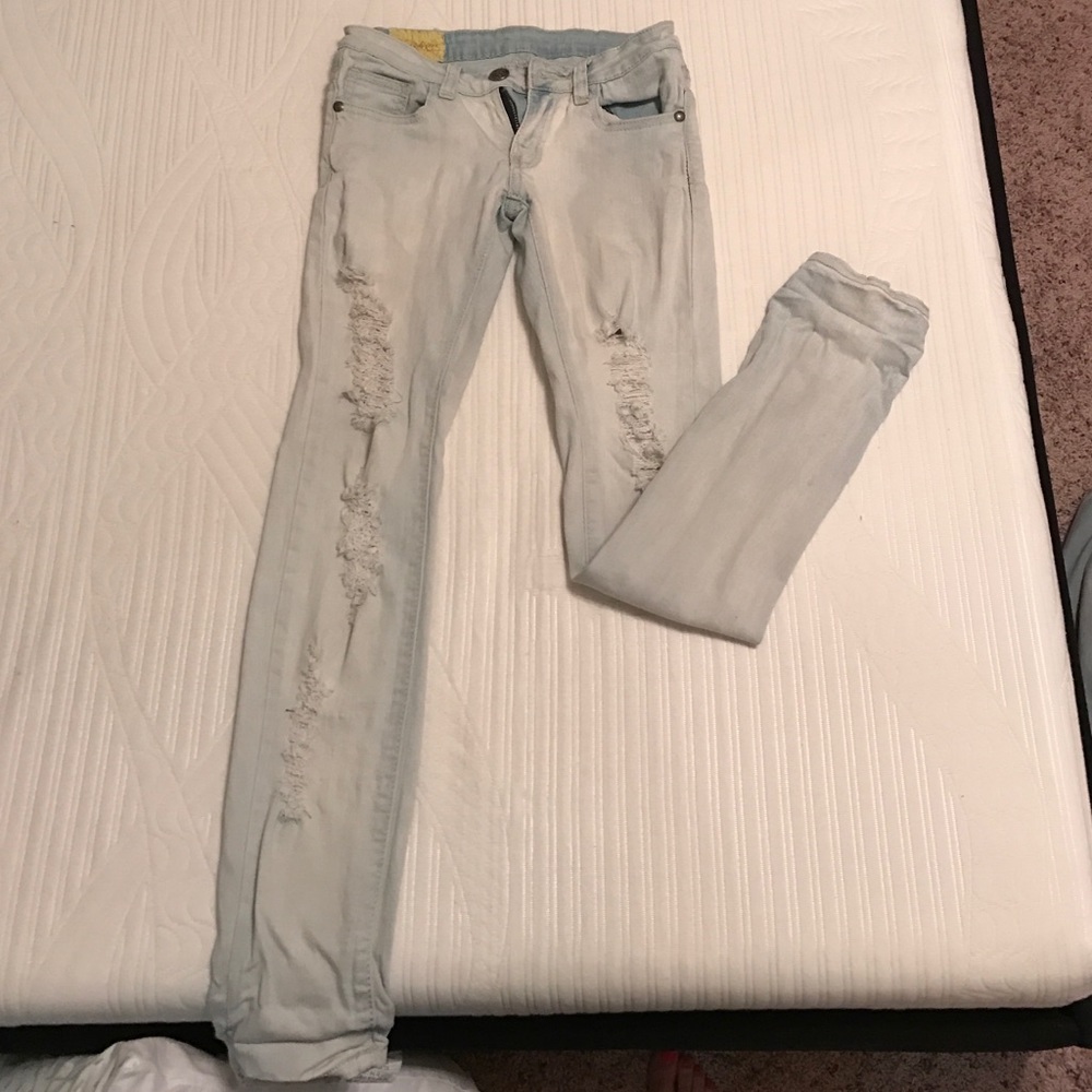 Machine skinny distressed jeans!