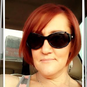 Meet your Posher, Larissa