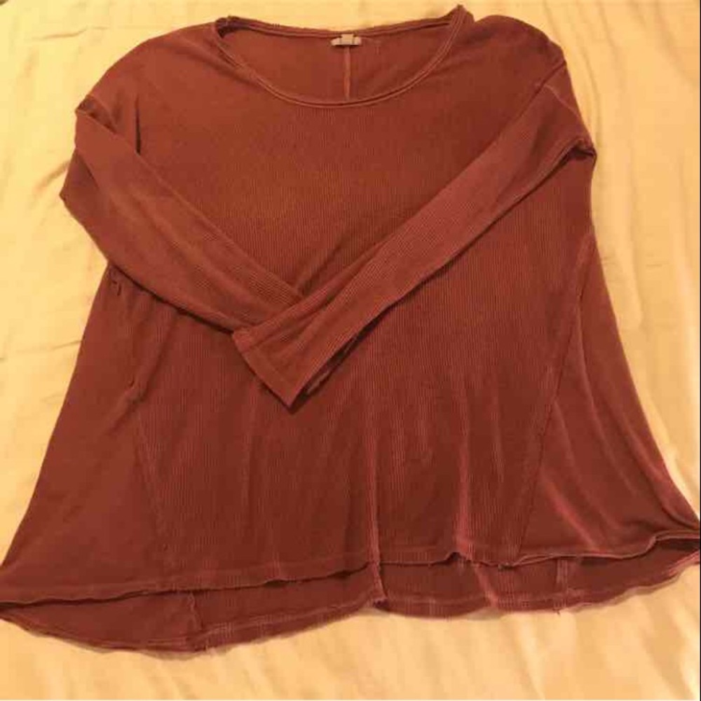 URBAN OUTFITTERS MAROON DISTRESSED LONG SLEEVE