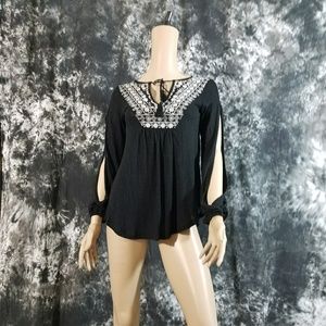 NWT Jessica Simpson XS Black Frida peasant top.