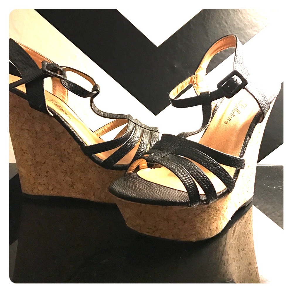 Black size 7.5 wedges