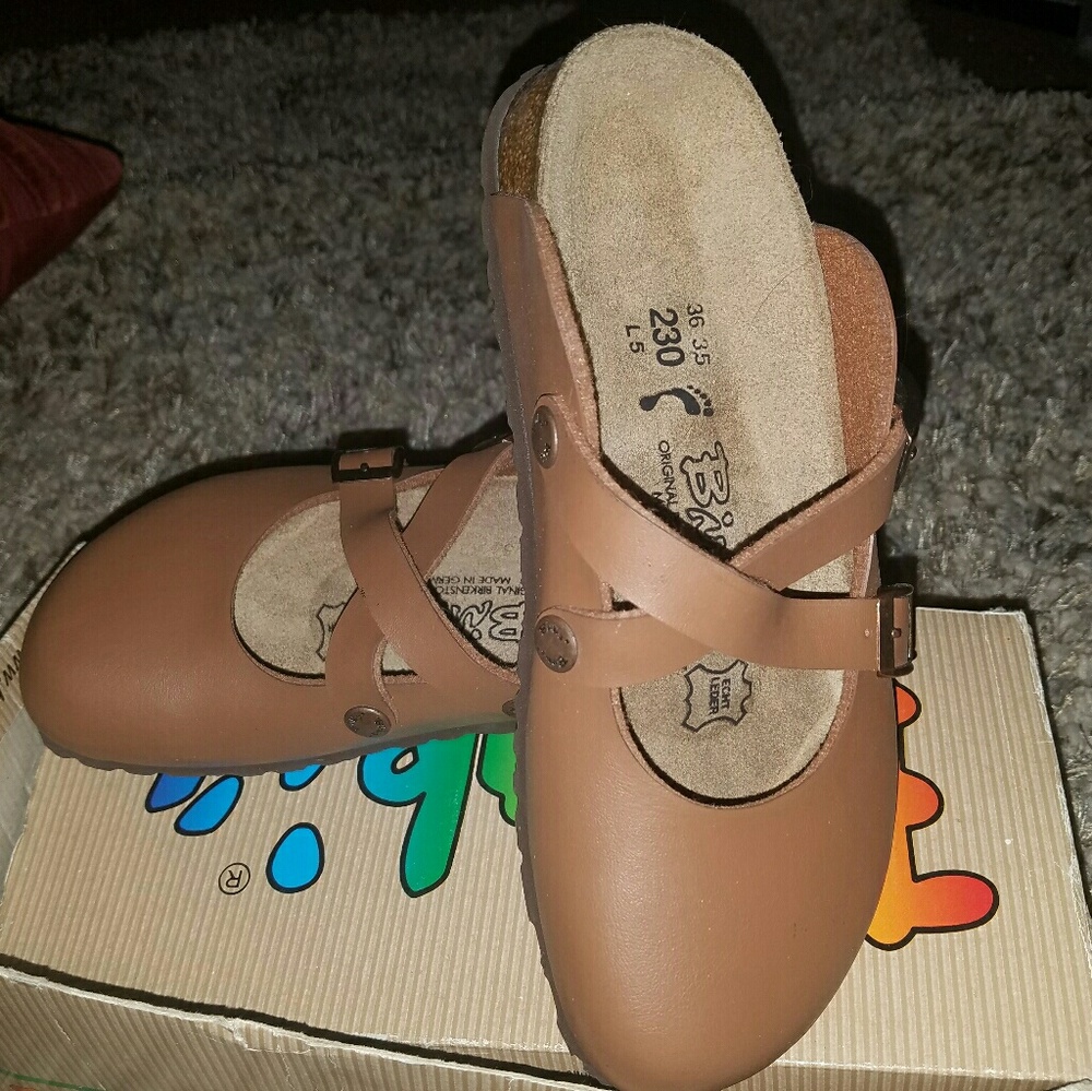 Birkis by Birkenstock NEW sz6