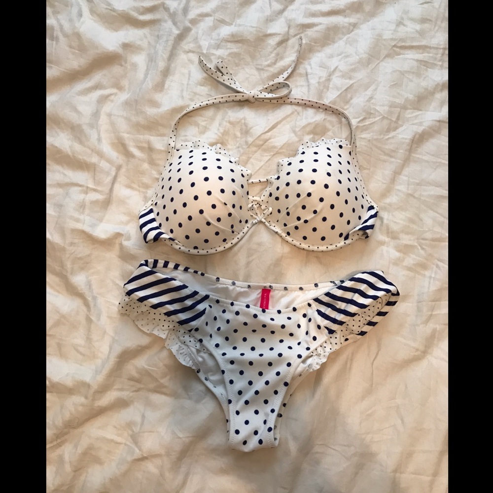 VS bikini