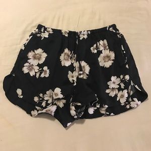 {SOLD} BRANDY MELVILLE SHORTS
