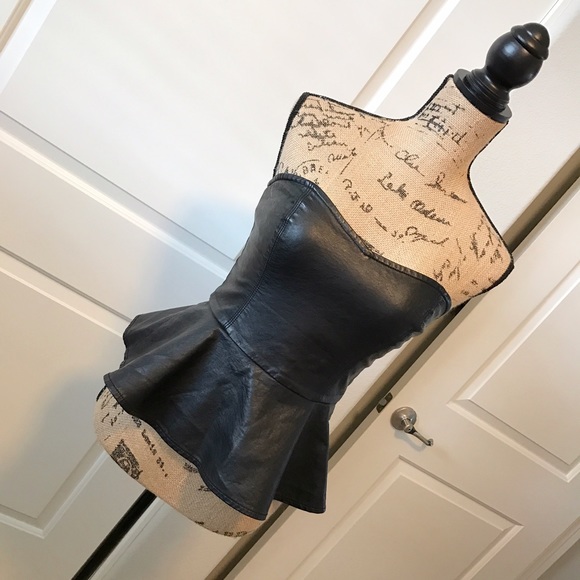 Forever 21 Tops - FOREVER 21 women's faux leather peplum corset top