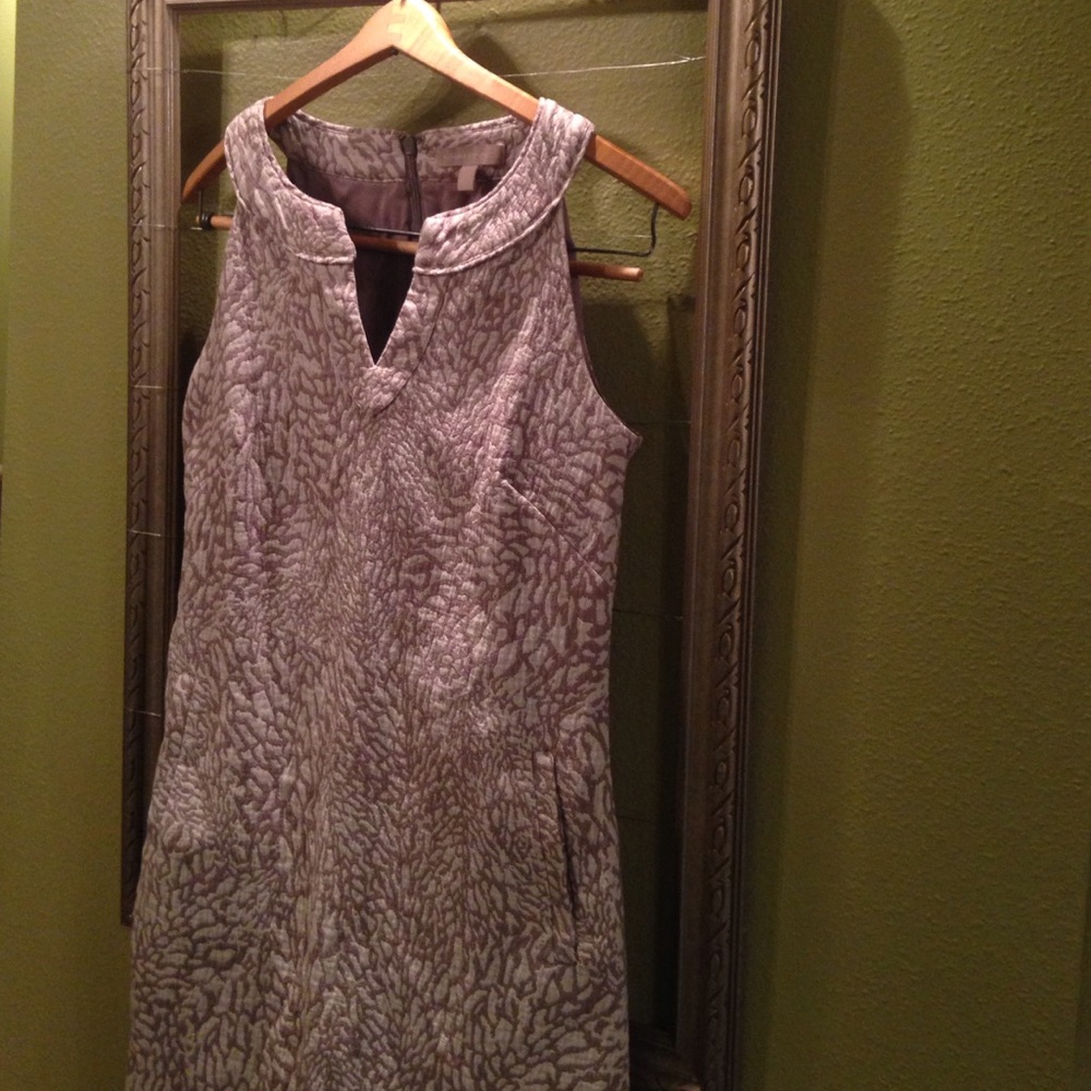 Banana republic tan & cream sheath dress w pockets