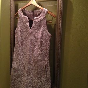 Banana republic tan & cream sheath dress w pockets