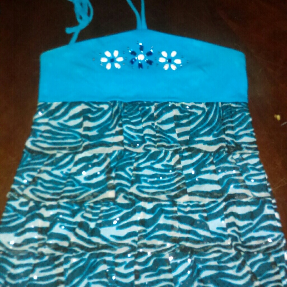 Halter top with frillies
