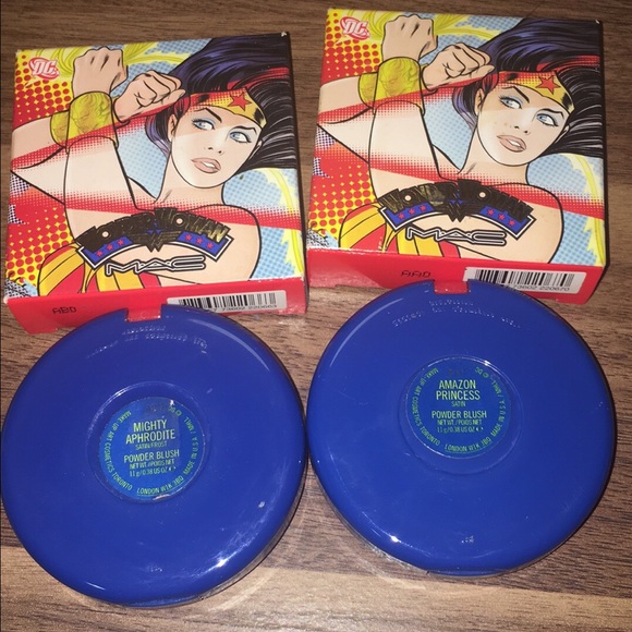 ***MAC limited edition Wonder Woman blushes*** - Picture 2 of 7