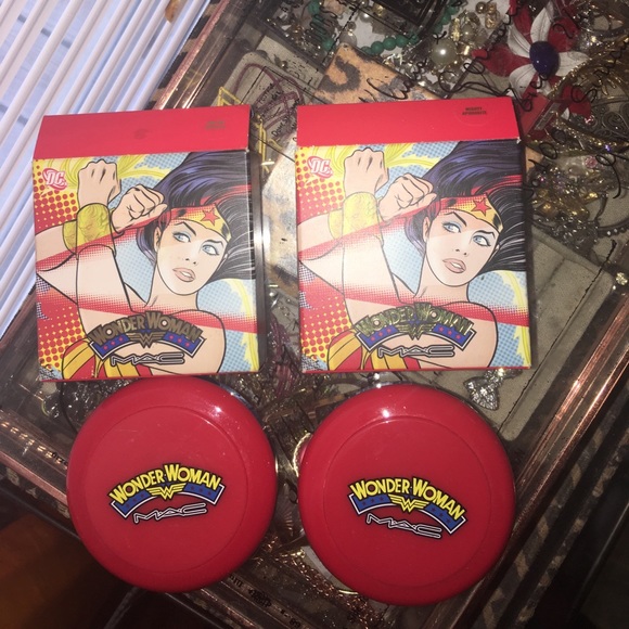 ***MAC limited edition Wonder Woman blushes*** - Picture 6 of 7