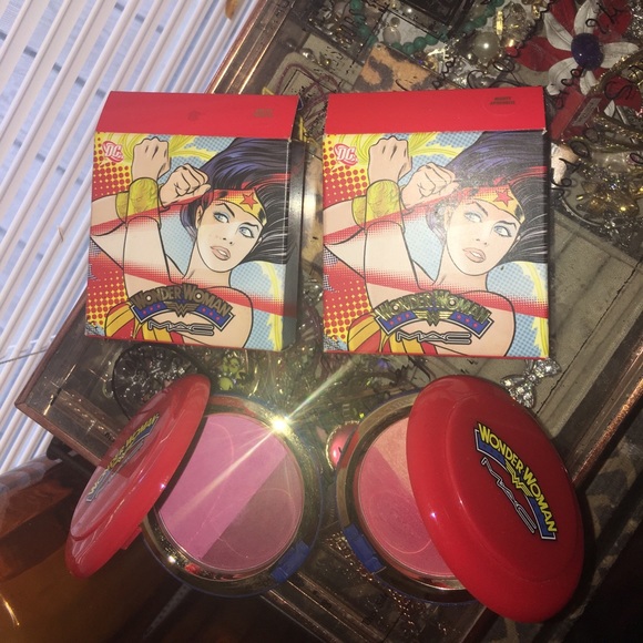 ***MAC limited edition Wonder Woman blushes*** - Picture 7 of 7