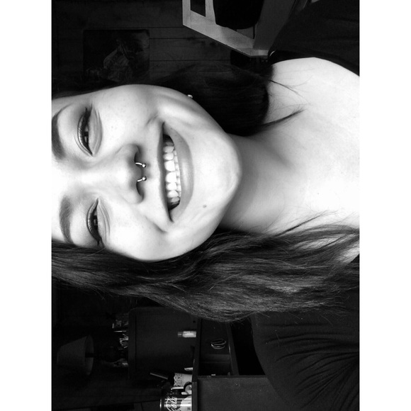 Hi, I'm Maggie! - Picture 2 of 3