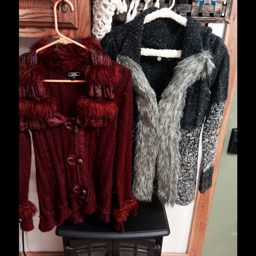 2 sweaters 1BKE 1lisa international