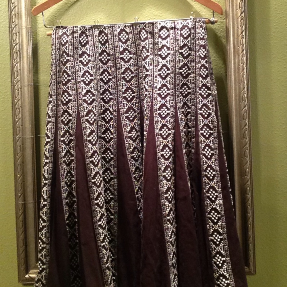 Ann Taylor A line brown & white embroidered skirt